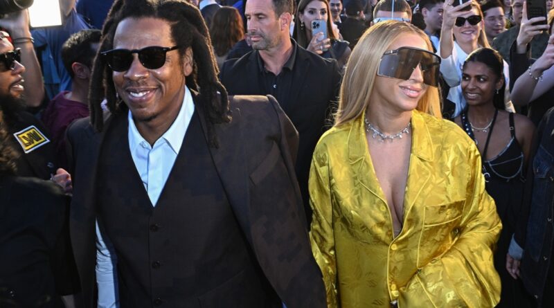 Beyonce & Jay-Z Are the Ultimate Couple Goals at Louis Vuitton Runway Show