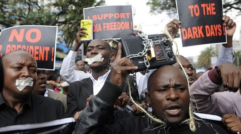 Kenya: storm over minister who called journalists “prostitutes”