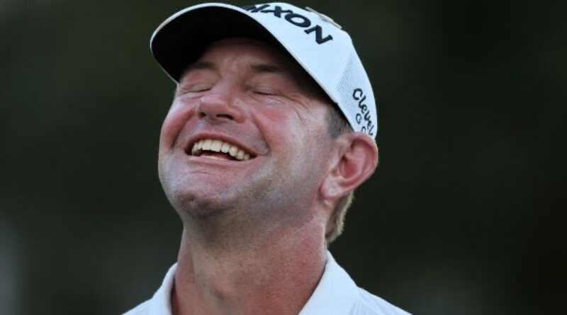 Red-hot Glover wins FedEx Cup opener in playoff