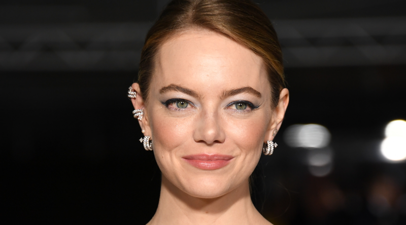 Emma Stone Embraces Graphic Sex in New Film, Plays Lady with Child Mind