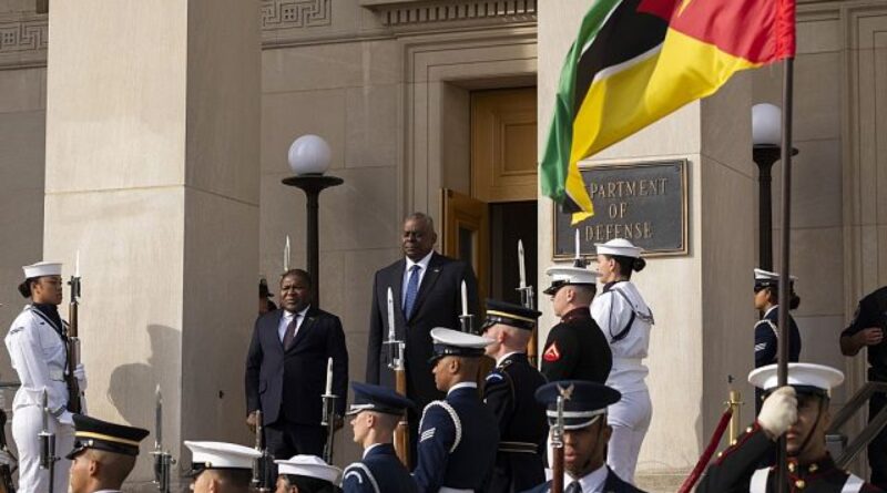 Mozambique-U.S. seek to deepen defence, security ties