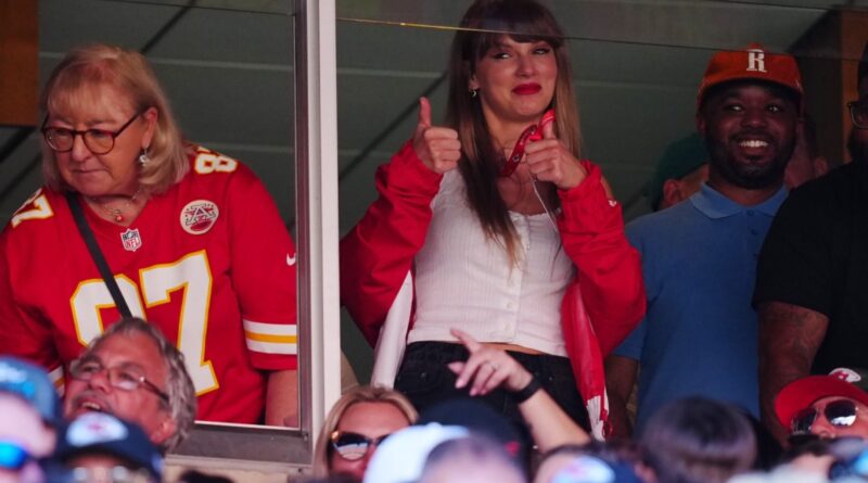 You Have to See This Adorable Video of Taylor Swift Hugging Travis Kelce’s Mom