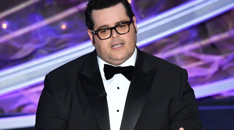 Josh Gad Misses Broadway Performance Due to ‘Medical Emergency’