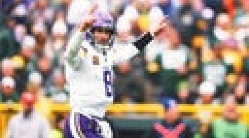 Vikings QB Kirk Cousins leaves game with ankle injury in 4th quarter vs. Packers