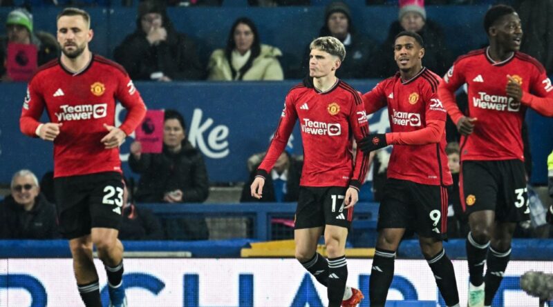 Youngsters Garnacho, Mainoo step up to show Man United the way forward