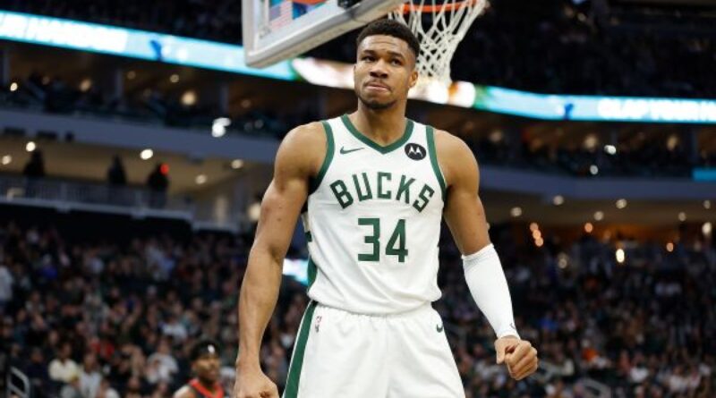 Giannis passes Kareem on Bucks’ rebound list