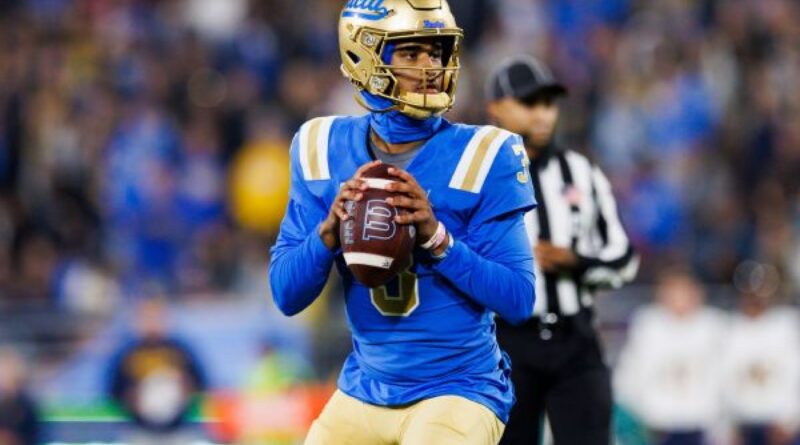 Ducks add 2nd transfer QB in Moore from UCLA