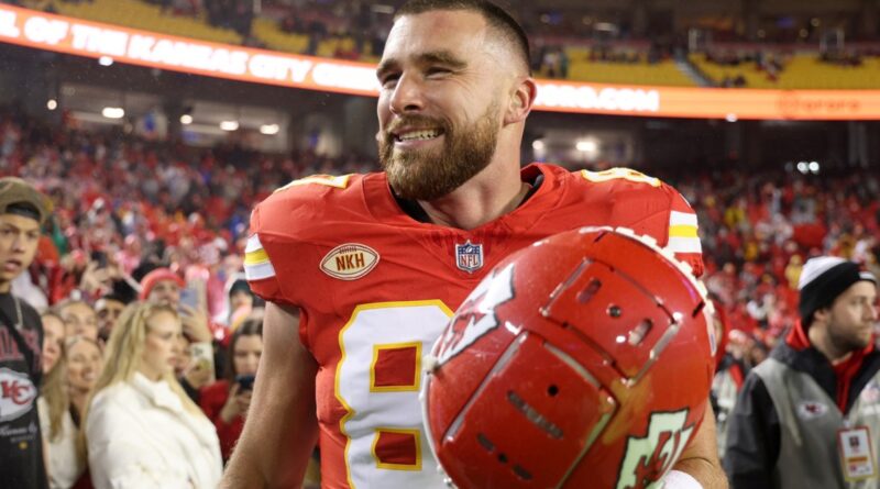 Travis Kelce Strings Together a Friendship Bracelet in Nickelodeon NFL’s Game Promo