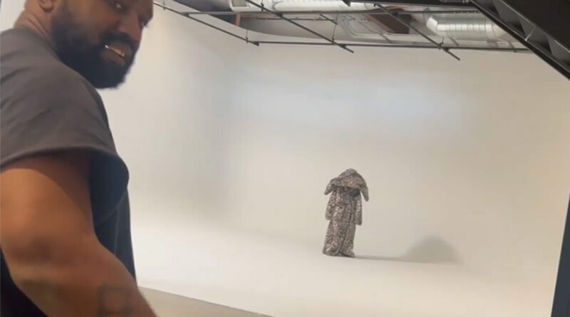 Kanye Brings Paparazzi Into Studio for Impromptu ‘All-Fur’ Bianca Shoot