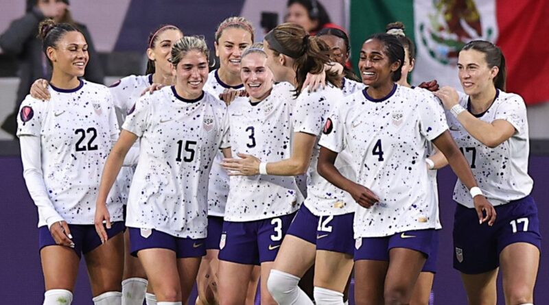 Youthful USWNT bounces back in big way against Colombia