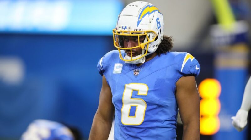 Bolts begin cuts, release veteran LB Kendricks