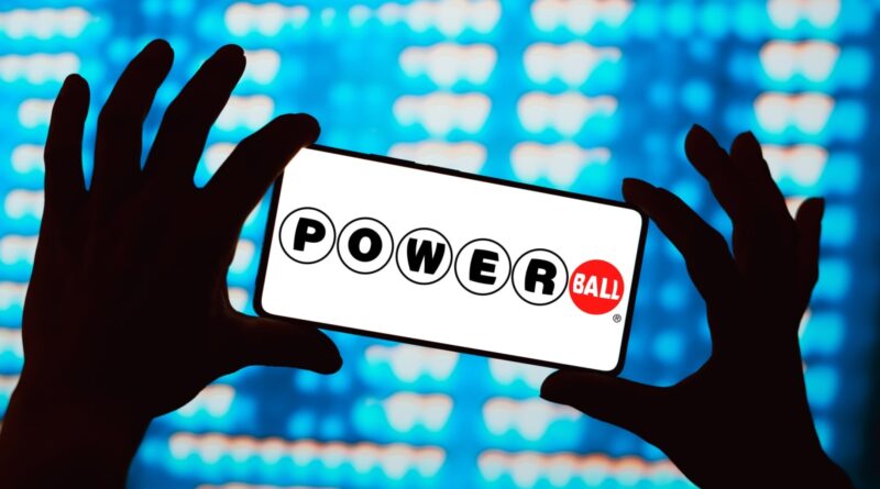 Revealed: Who Won the $1.75 BILLION Powerball Jackpot