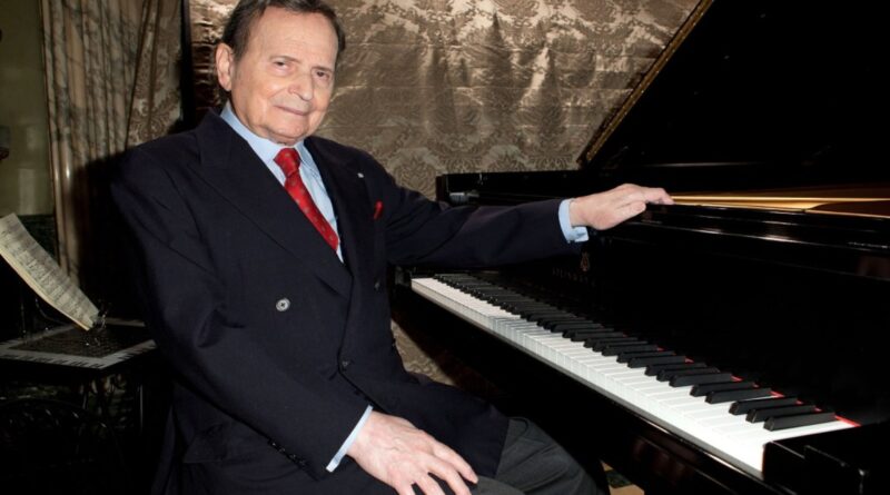 Byron Janis, One of the Great Pianists of the 20th Century, Dies at 95