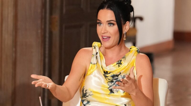 Katy Perry Reacts to Kelly Clarkson’s ‘Wide Awake’ Kellyoke Cover