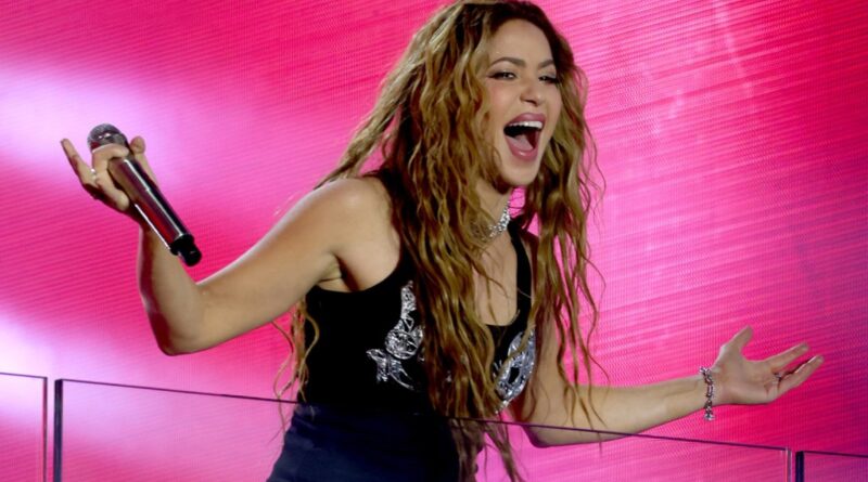 Shakira Takes Over Times Square With Free Pop-Up Show to Celebrate New Album