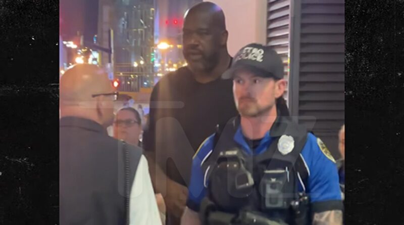 Shaquille O’Neal Surrounded by Nashville Cops During DJ Gig