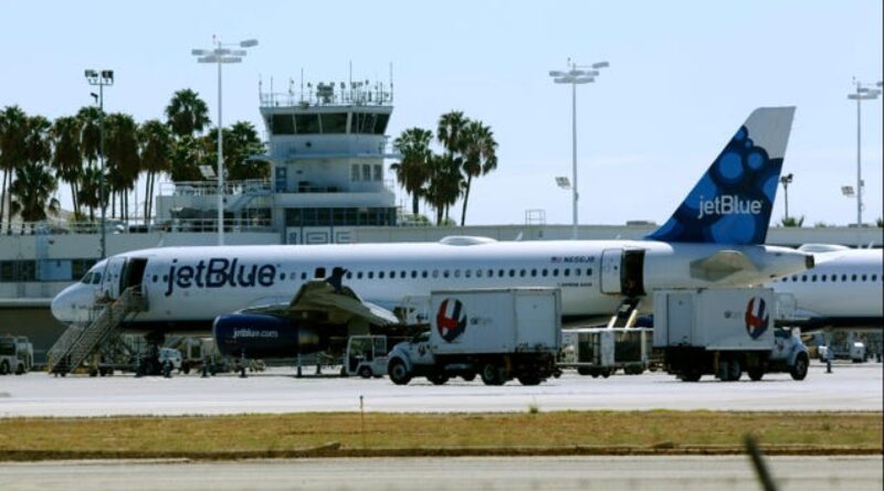 JetBlue Begins Surge Pricing for Checked Bags