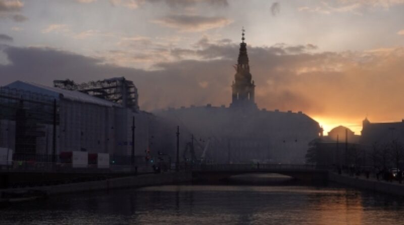 Spire collapses as fire engulfs Copenhagen’s historic stock exchange