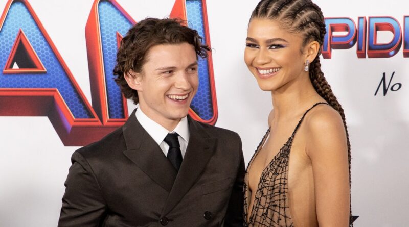 Tom Holland Has Heart Eyes for Zendaya’s Jaw-Dropping Met Gala Look