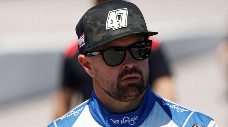 Elliott rips NASCAR for fining but promoting fight