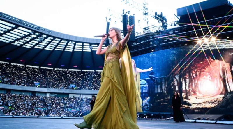 Taylor Swift Reacts to a Marriage Proposal During ‘Cardigan’ at Edinburgh Eras Show