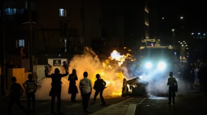 Extremist ultra-Orthodox rioters attack police, stone Haredi politicians’ cars in Jerusalem anti-draft protest