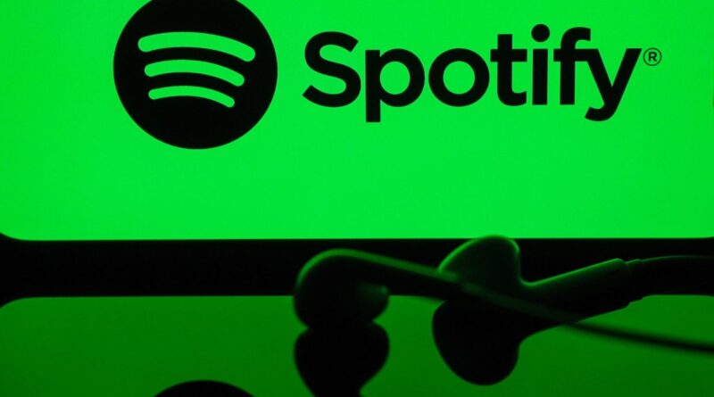 Spotify Stock Declines 4.6% Amid Mixed Analyst Reports, Sphere Is Week’s Biggest Gainer