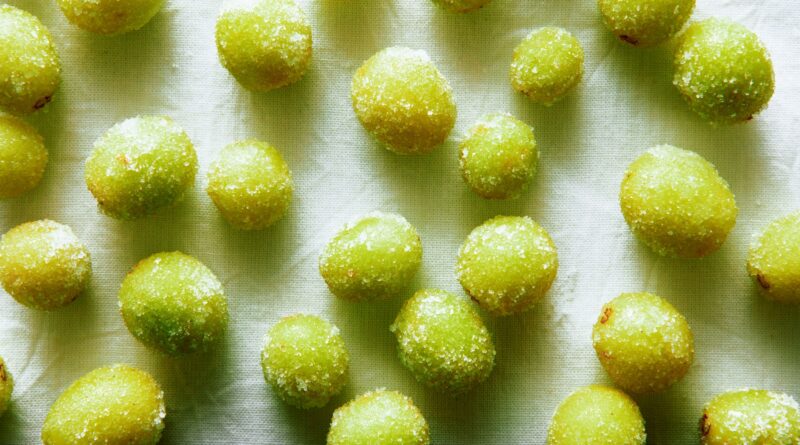 DIY Sour Frozen Grapes