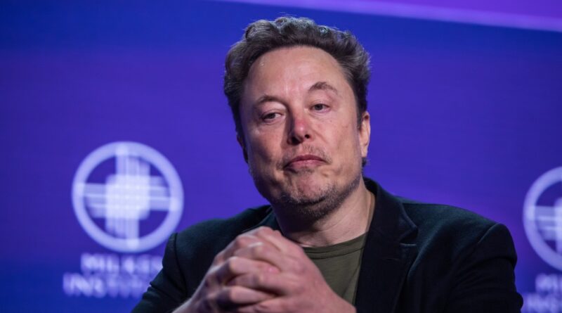 Report Claims Advertisers Will Flee Elon’s X Next Year, Tanking Revenue Even Further