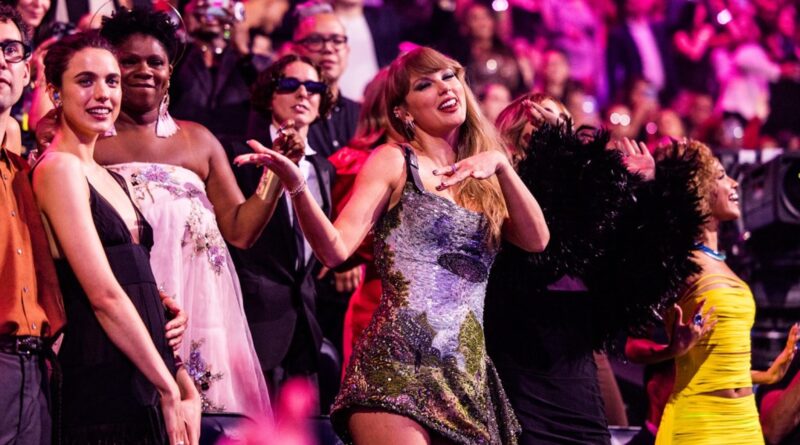 Watch Taylor Swift Sing Every Word to Katy Perry’s ‘Teenage Dream’ in 2024 MTV VMAs Crowd