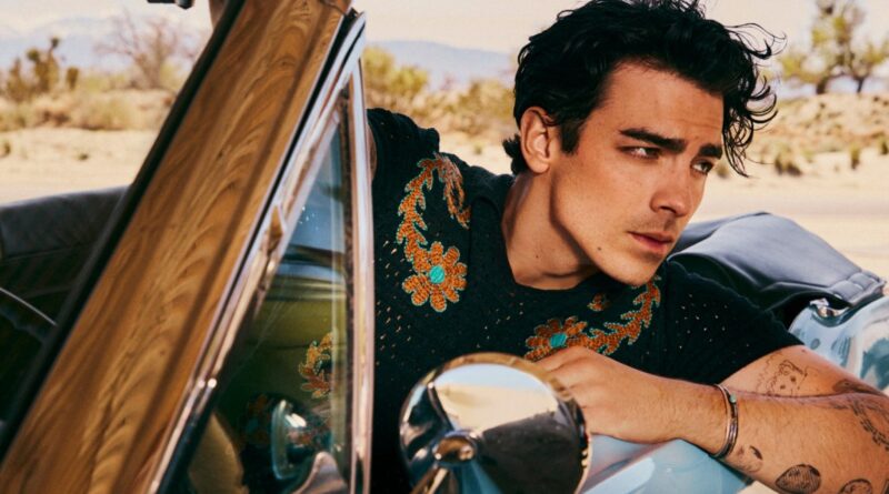 Joe Jonas Drops Hints on Upcoming Solo Album in New Collection With Scotch & Soda: ‘It Felt So Free’