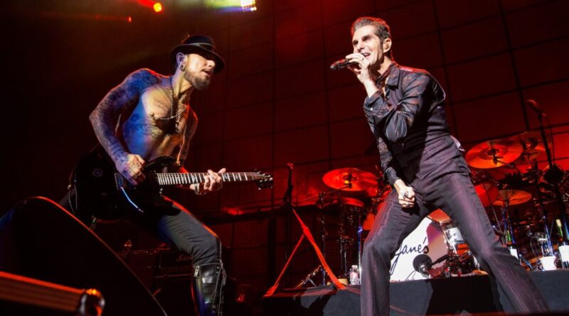 Jane’s Addiction’s Perry Farrell Throws Punch at Dave Navarro During Boston Concert