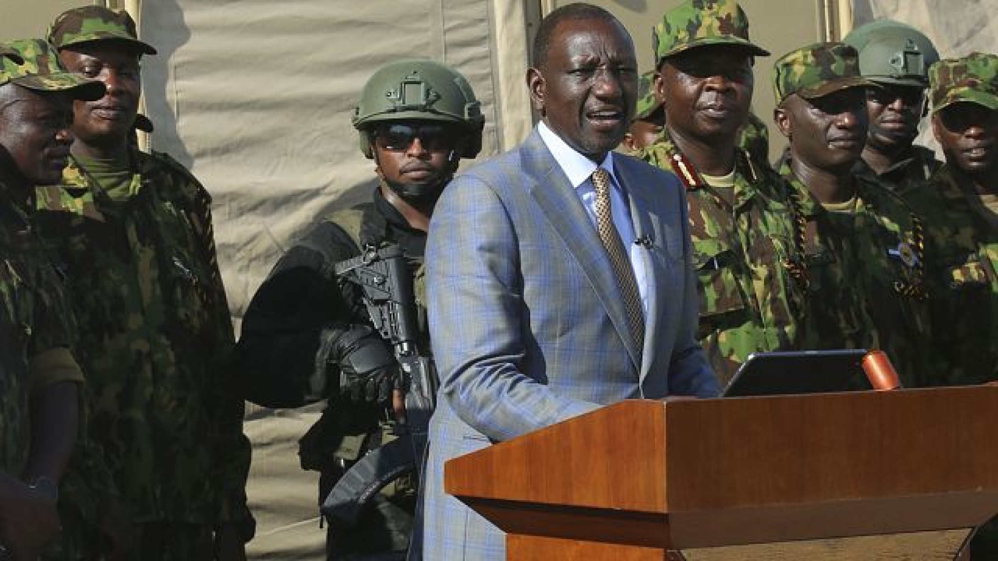 Ruto praises Kenyan police force on visit to Haiti Ruto praises Kenyan police force on visit to Haiti