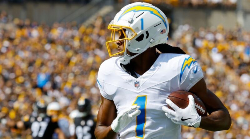 Quentin Johnston puts Chargers on the board with 27-yard touchdown catch