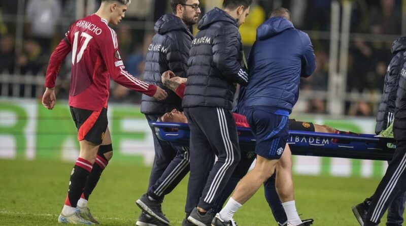 Man United winger Antony wearing protective boot after injury