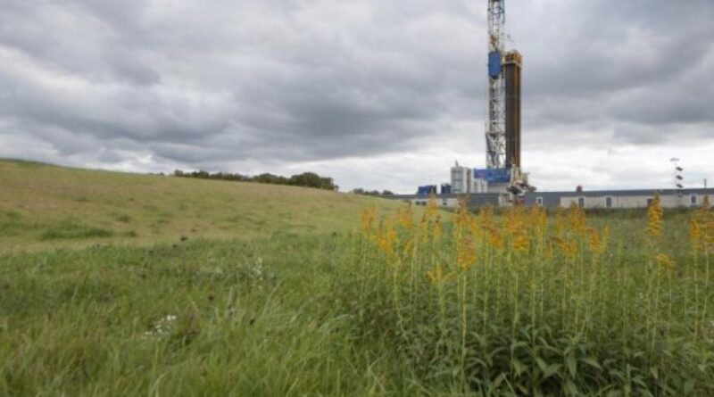 US Shale Gas Production Declines for the First Time Since 2000