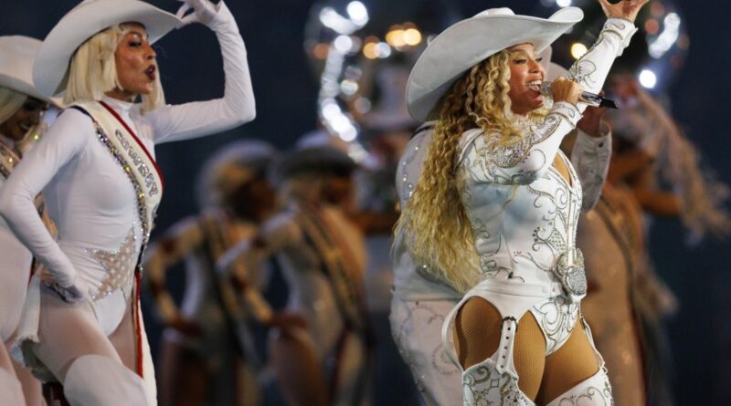 Inside Beyoncé’s Christmas Day Halftime Show: The Queen Is Home for the Holiday