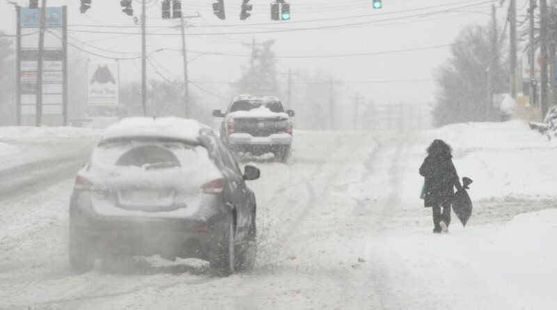 HEAVIEST SNOW, COLDEST IN DECADE