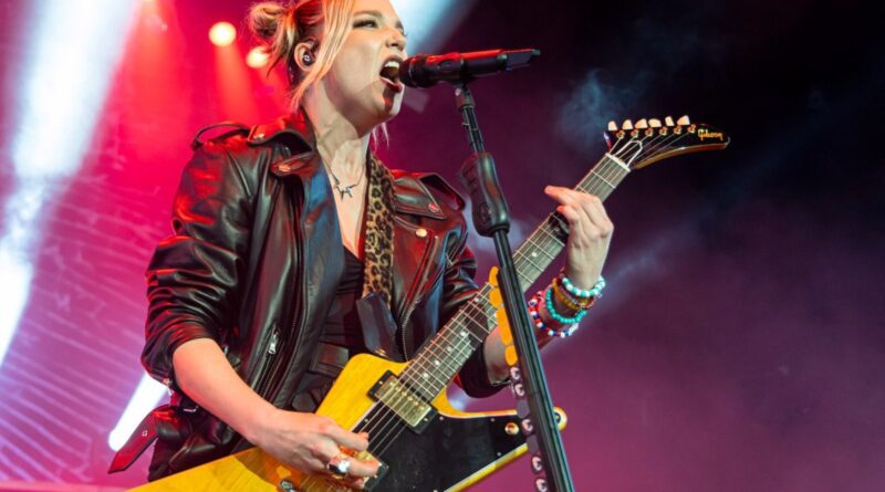 Halestorm’s Lzzy Hale Recalls Breaking Up with Partner Who Fell Asleep During Tool Show