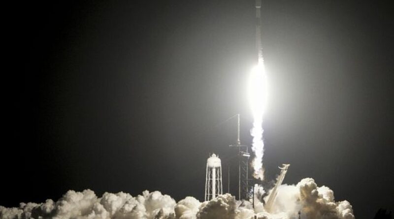 Space X Launches Lunar Landers towards Moon