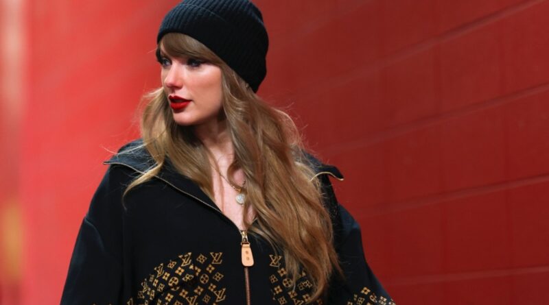 Taylor Swift Attends Chiefs-Bills AFC Championship Game in Style