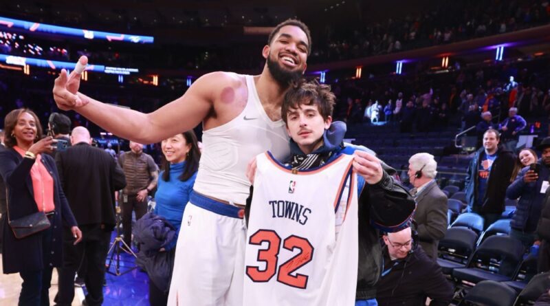 Karl-Anthony Towns gifts Timothée Chalamet jersey after Knicks win