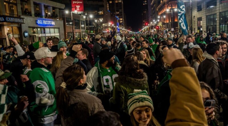 Paul George gets stuck as Eagles fans celebrate