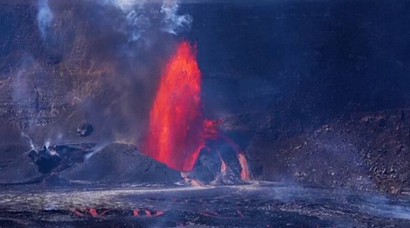 Erupting Kilauea volcano puts on spectacular show in Hawaii