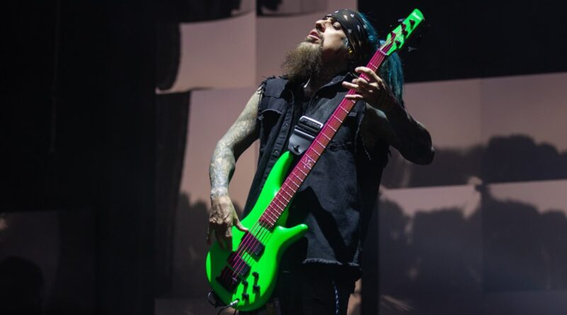 Korn Bassist Fieldy Claims He Hasn’t Spoken to His Bandmates Since 2019