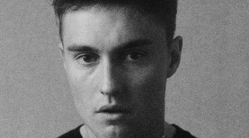 Sam Fender Says He’s ‘Desperate’ to Make a Punk Album