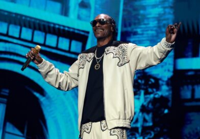 Snoop Dogg Delivers a Surprise Performance at Nashville Bar