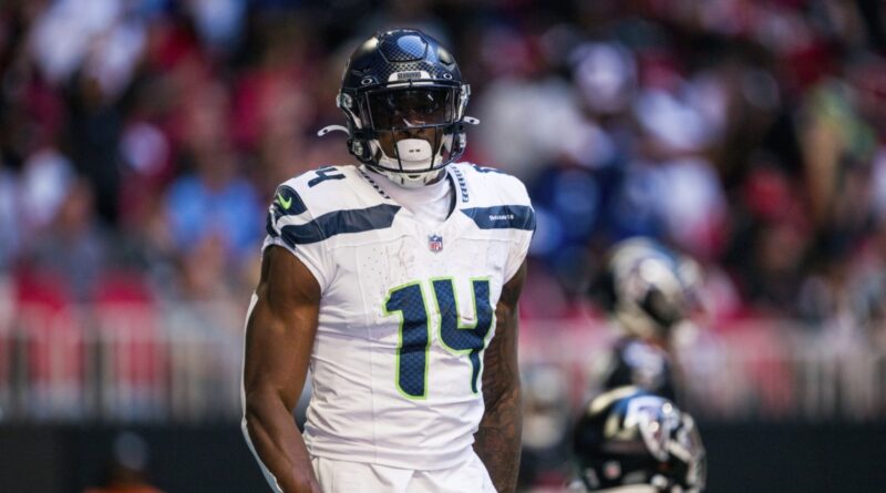 Seahawks trade star WR DK Metcalf to Steelers for second-round pick: Sources