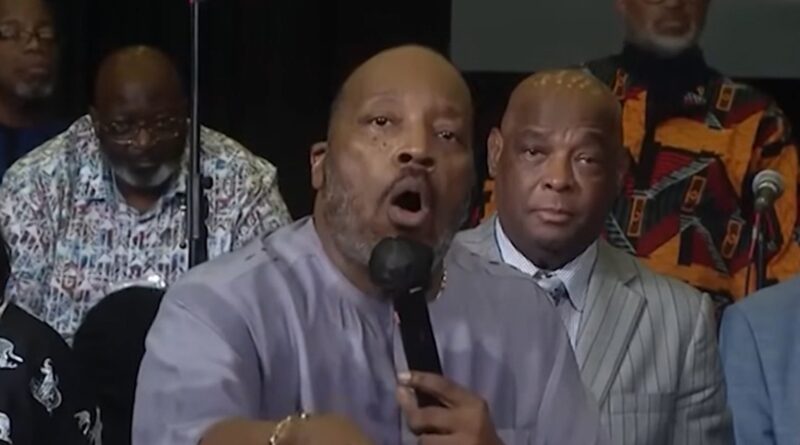 Marvin Sapp Tells Church Ushers to Close Doors Until Congregation Coughs Up $40K, on Video