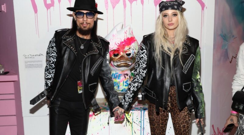 Dave Navarro & Vanessa DuBasso Marry in Gothic-Inspired Wedding at Scottish Castle